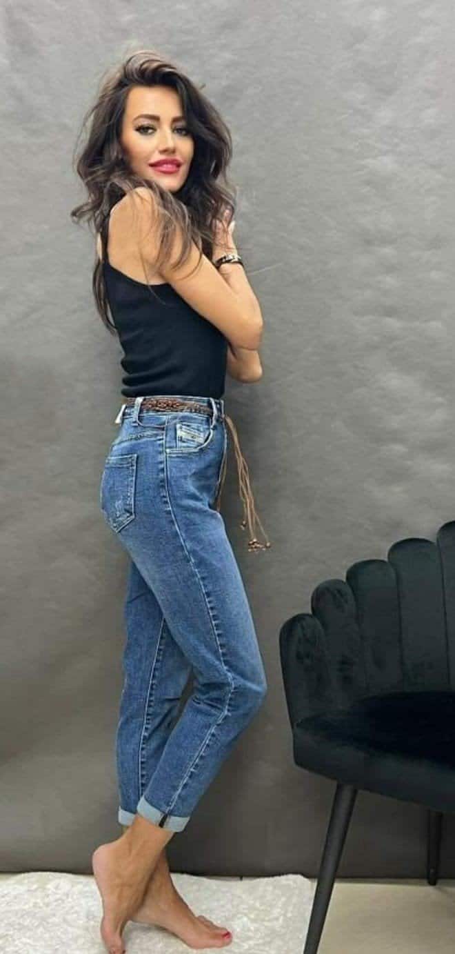 Belt hot sale jeans girl