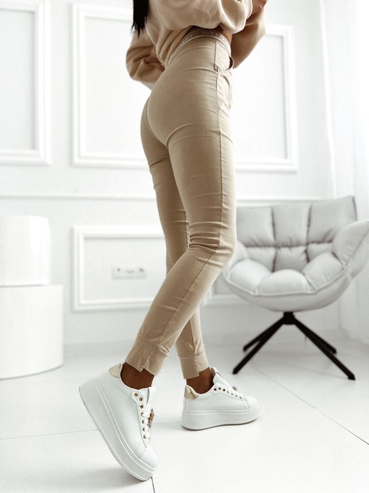 Stretch trousers with elastic band