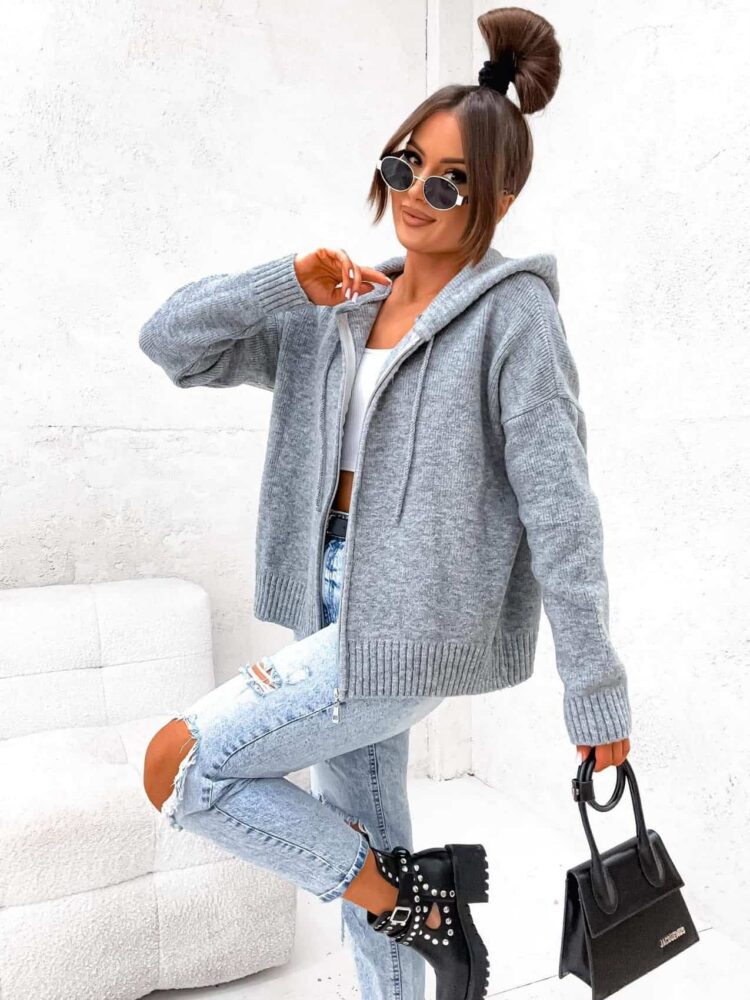 Hooded pullover cardigan zipped up