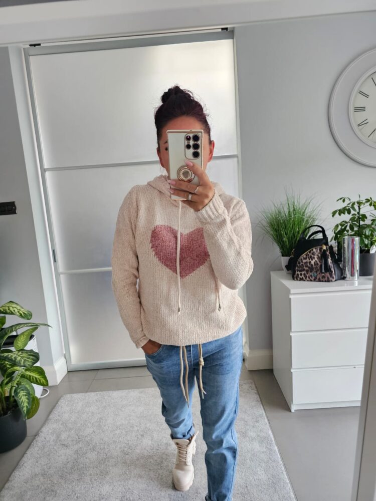 Heart hooded jumper