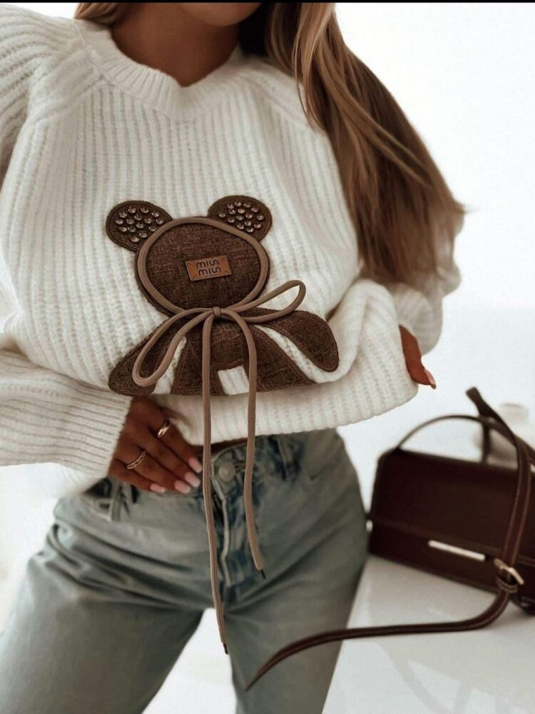 Jumper with teddy bear applique