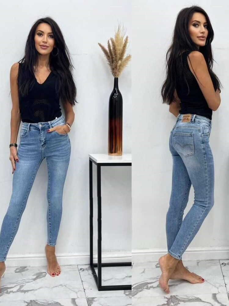 M.Sara light jeans styled with Levis