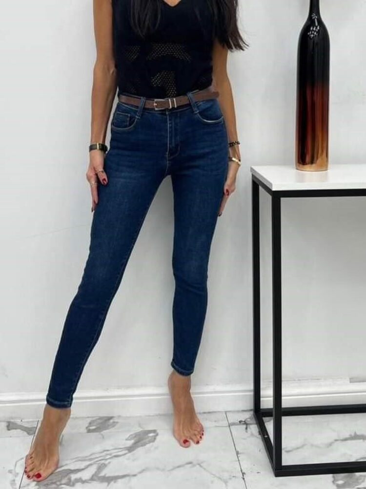 Classic push up jeans with belt