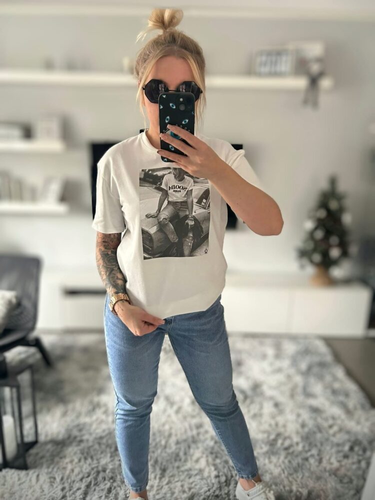 White T shirt with print