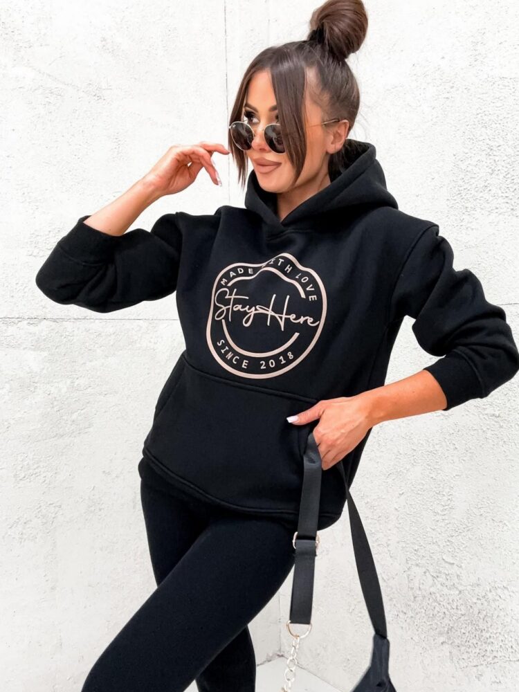 Hooded sweatshirt with embroidery