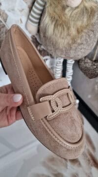 Soft beige ballerinas