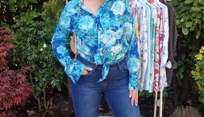 Classic bell-bottom jeans navy blue