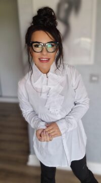 Shirt sporty elegant jabot