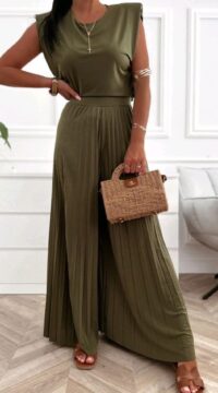 Pleated skirt and blouse set