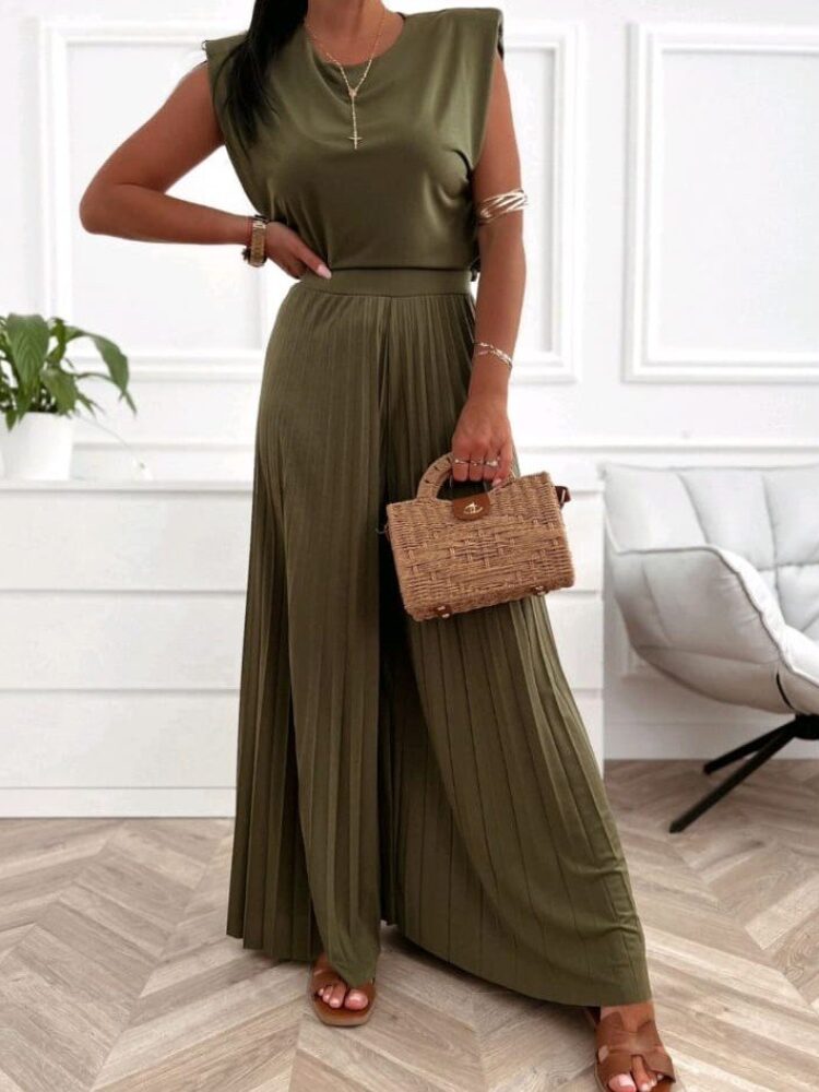Pleated skirt and blouse set