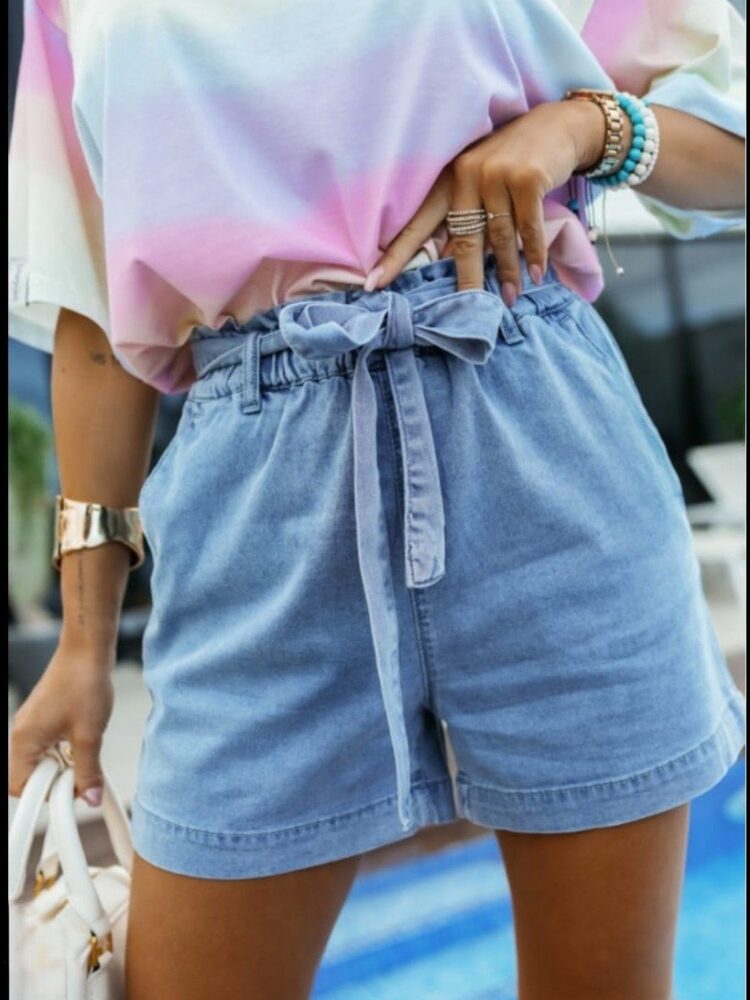 Soft and airy denim-coloured shorts