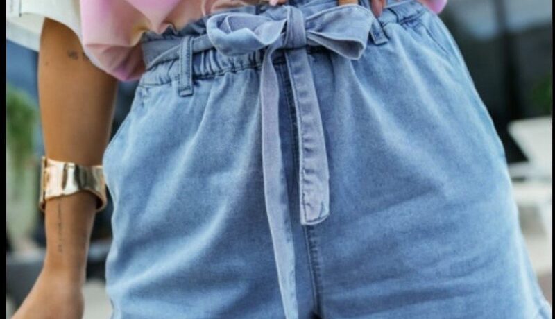 Soft and airy denim-coloured shorts