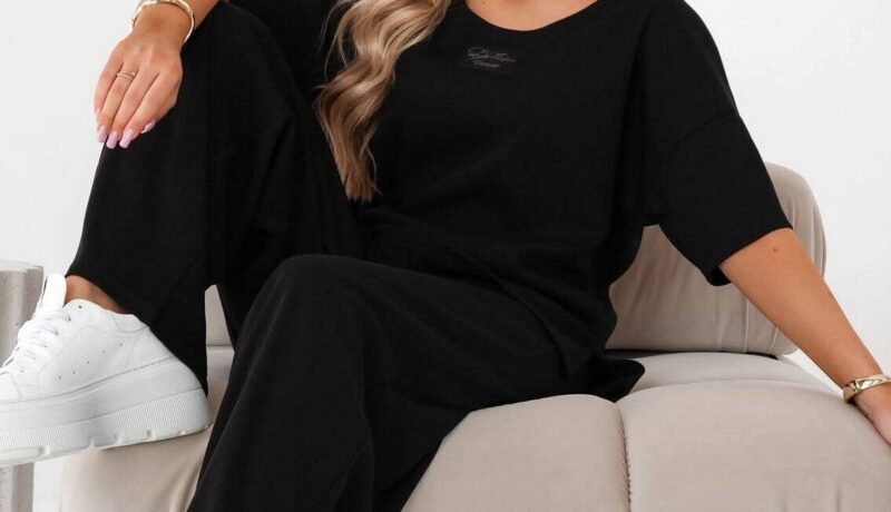 Set of wide trousers and blouse