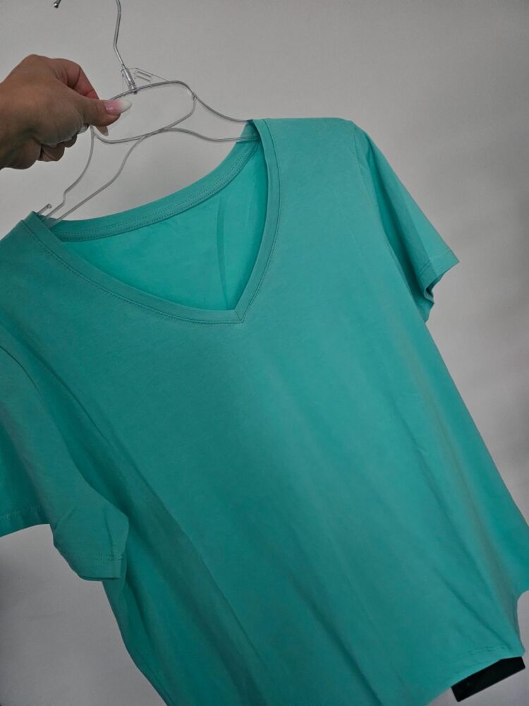 Cotton T shirt Pointed neckline