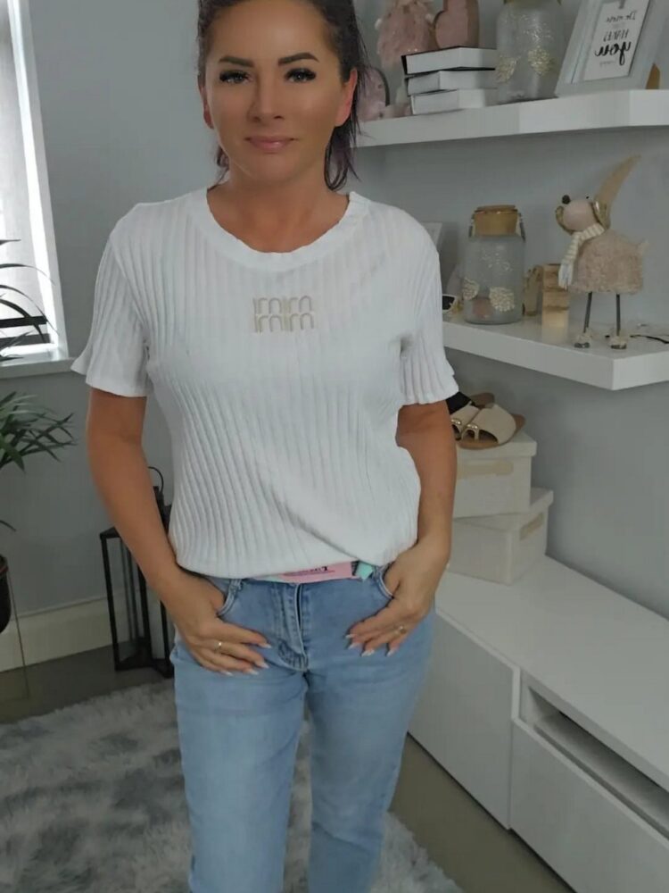 Elastic top with embroidery