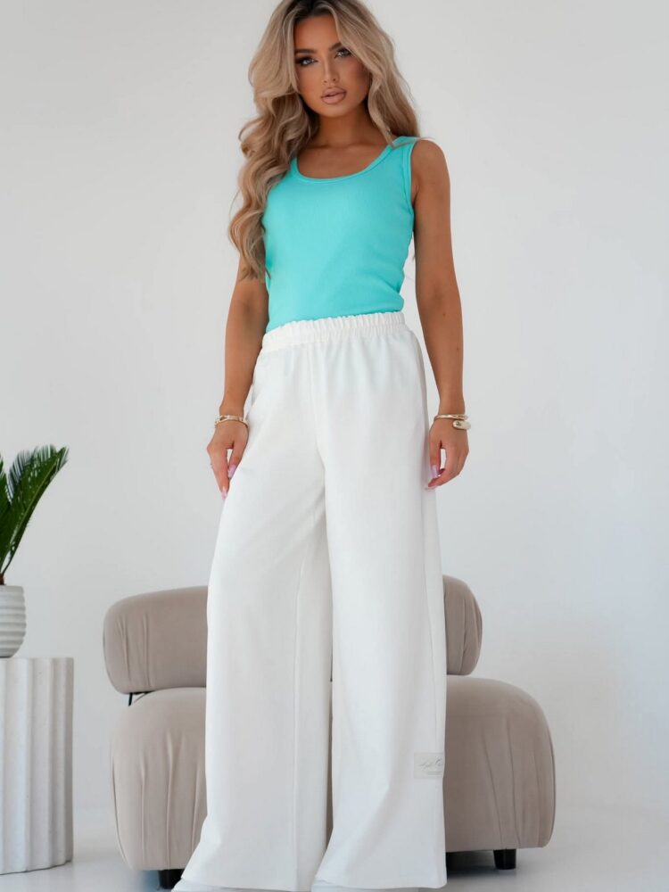 Wide-legged seamed trousers