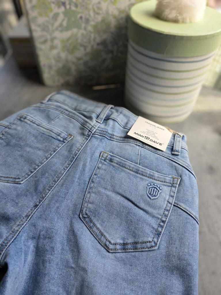 Super miękkie Mom Fit jeans z paskiem - obrazek 3