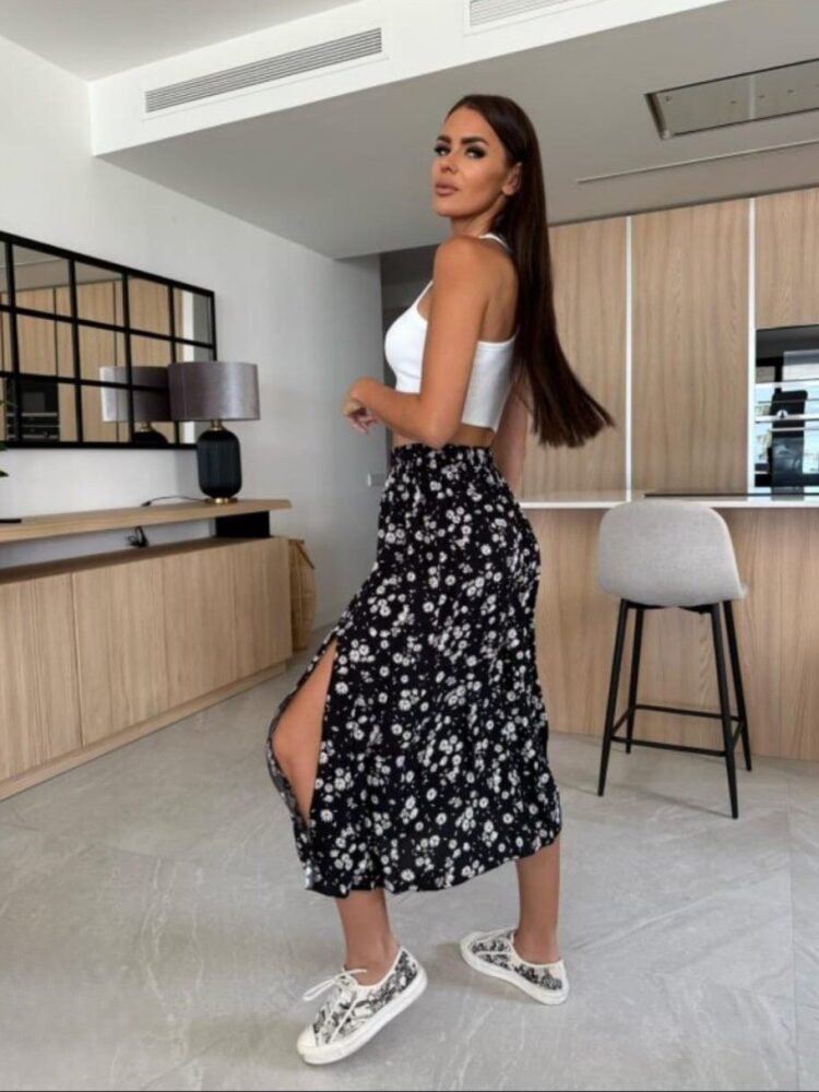 Summer floral skirt slit