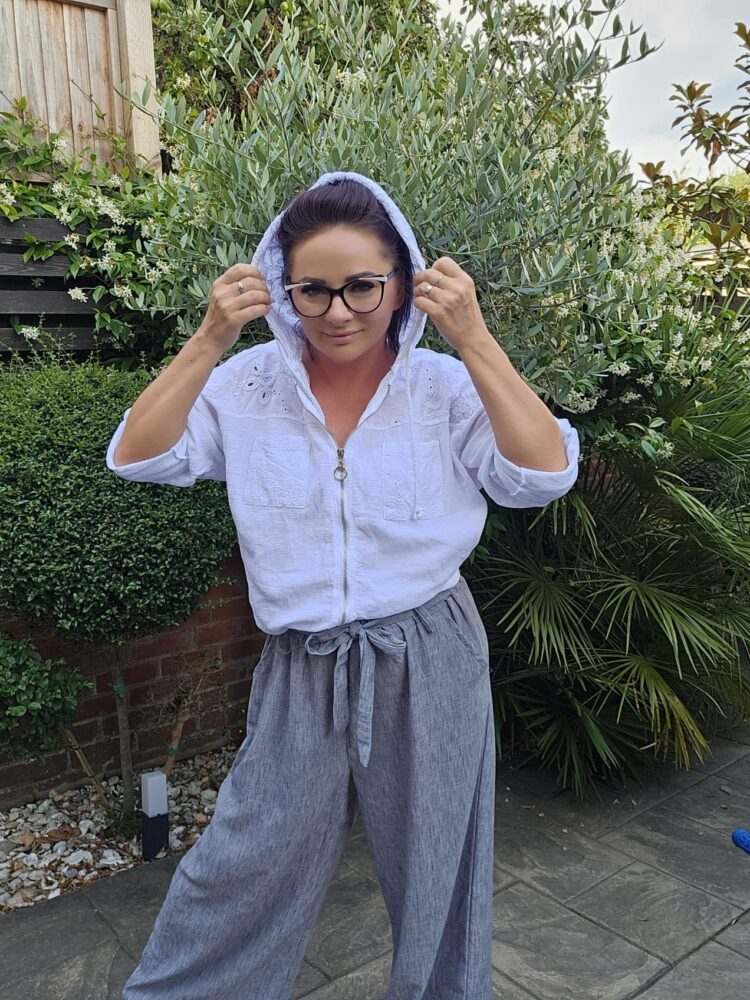 Loose trousers with sash on elastic band