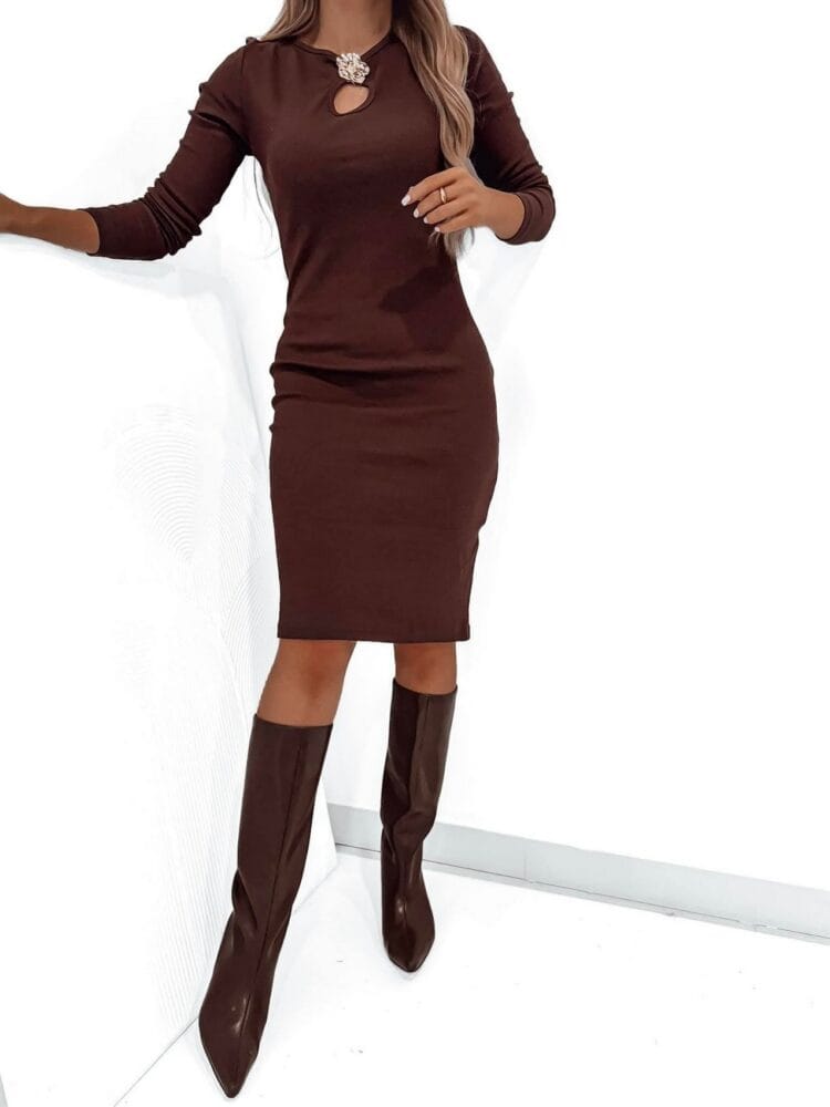 Chic cotton dress with brooch