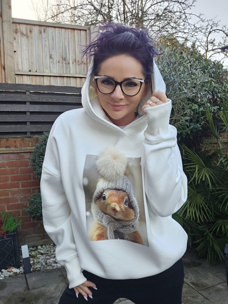 3 DESIGNS Insulated squirrel sweatshirt with 3D pompom and thumb hole