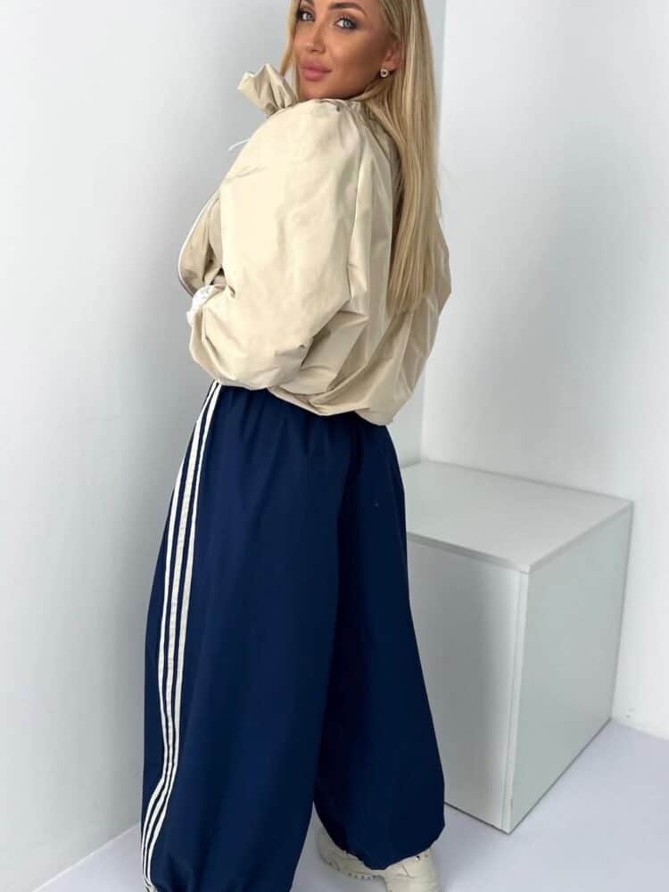 Sport trousers with piping