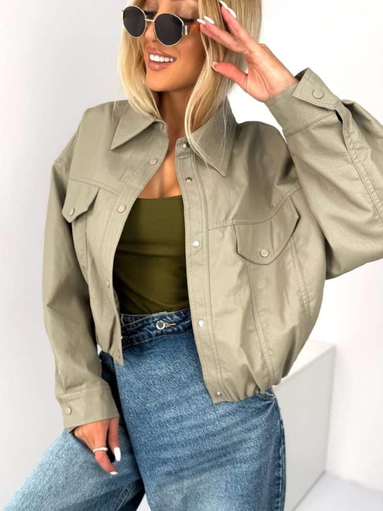 Banana jeans with a diagonal waistband
