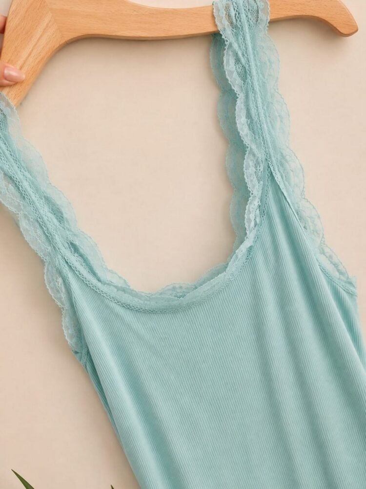 Bamboo lace top
