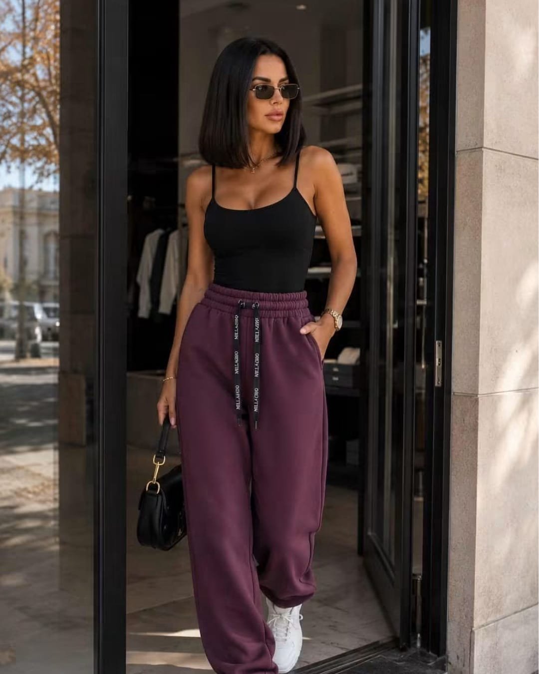 Leggings, tracksuit bottoms and fabric trousers