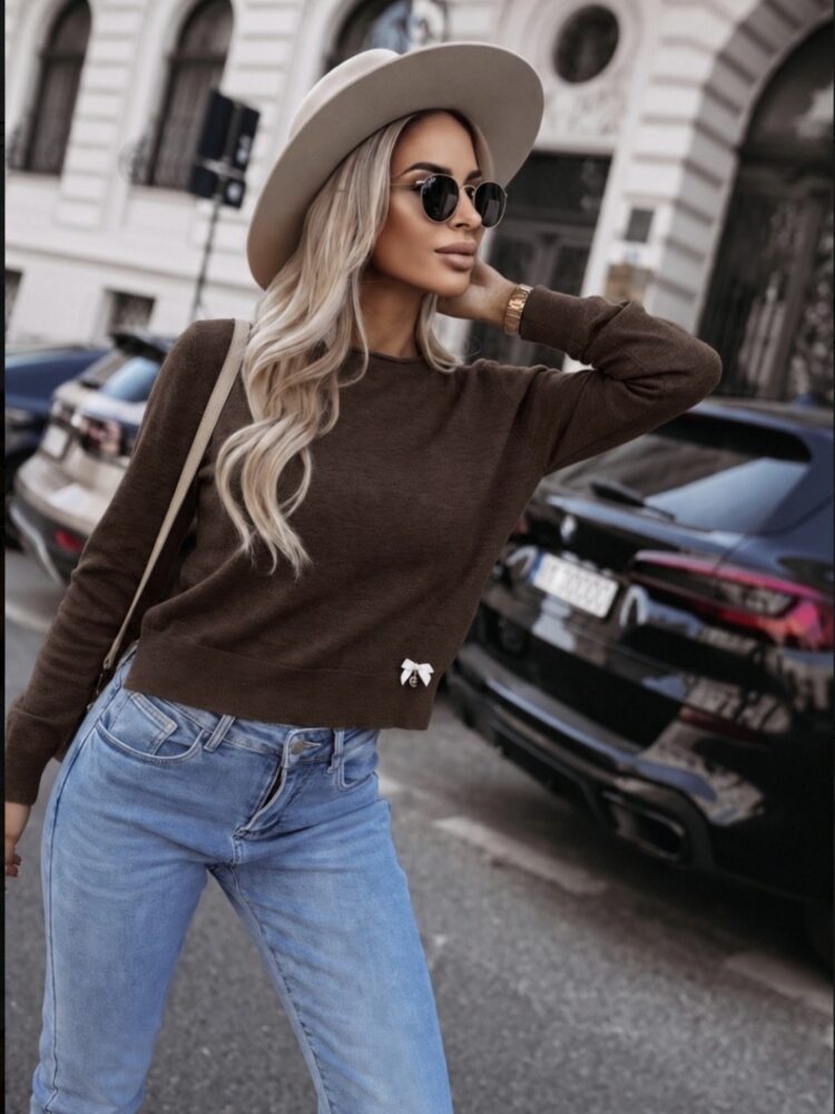 Sweter basic z kokardką
