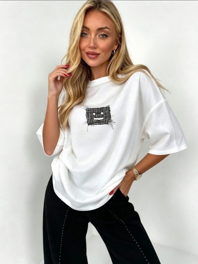 T-shirt-style top with a patch