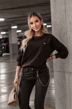 Bluza z koronkowymi rękawami