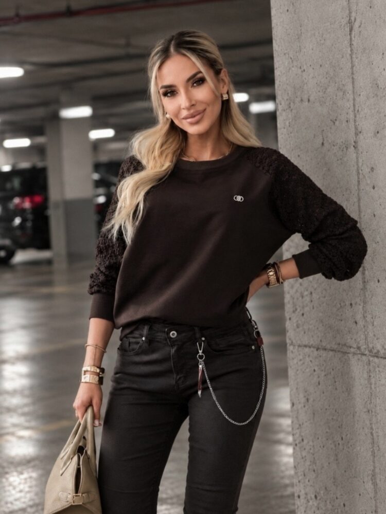 Bluza z koronkowymi rękawami